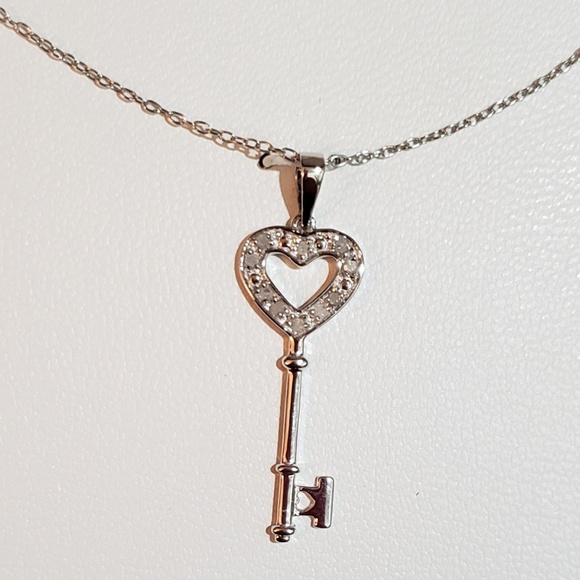 Giani Bernini Jewelry - 💎Genuine Diamond Beautiful Key Pendant / Necklace